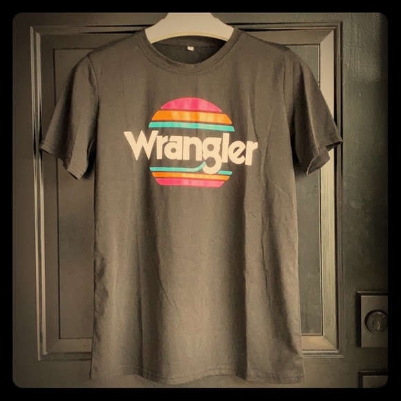 SOLD Classic fit tee - Picture 2 of 5